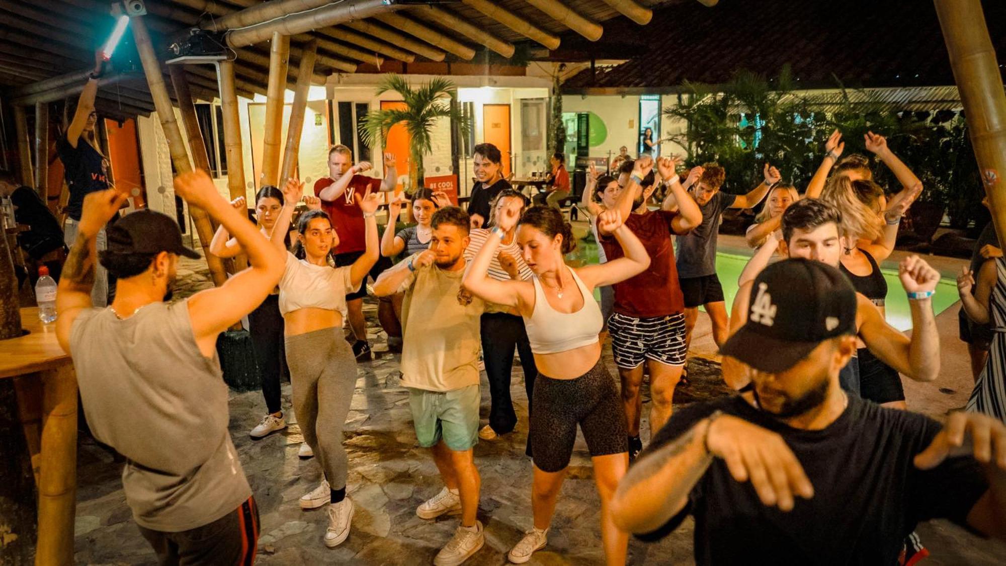 Viajero Hostel Cali & Salsa School Hotel 2*